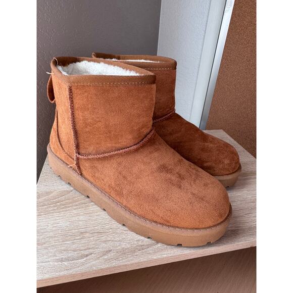 PrettyLittleThing Shoes - Women's Brown Faux Fur Lined Winter Boots - Size 6